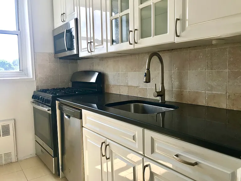 2510 Ocean Pkwy #5C — Photo 3