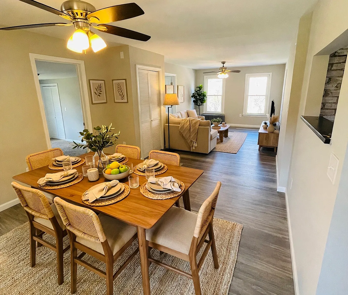3 bed, 1300 sqft, $2,200 — Photo 1