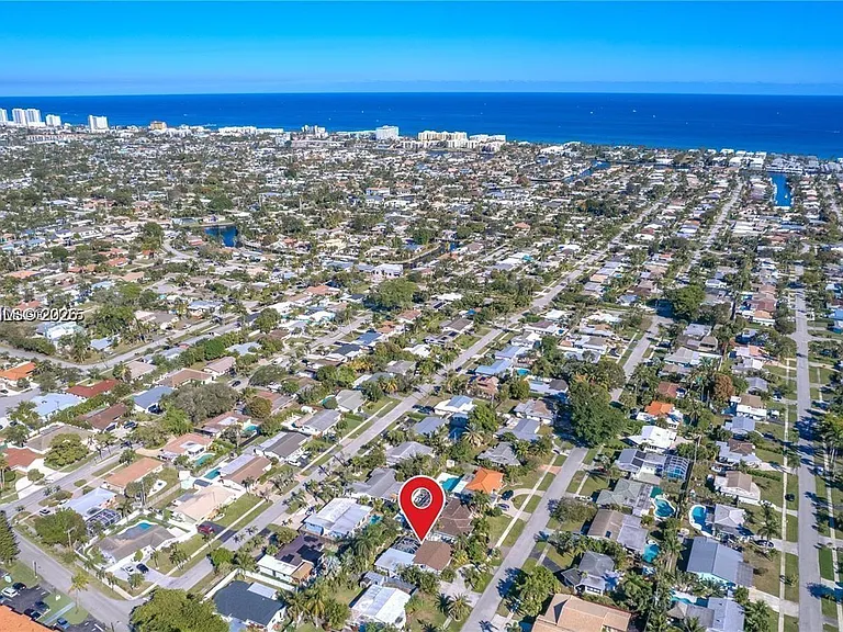 809 SE 14th Dr — Photo 40