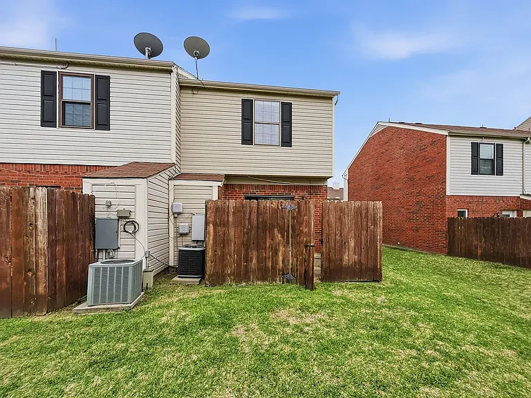 214 Samuel Blvd #1H — Photo 14