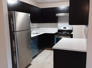 203 Cricket Ln, Woodbridge, NJ 07095