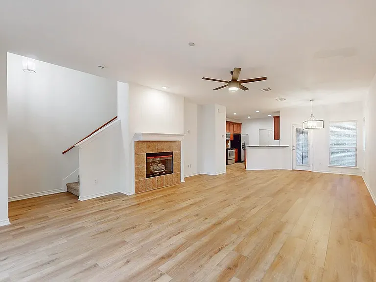 6818 Cortona Ln — Photo 15