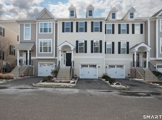 10 Putnam Ln #10, Danbury, CT 06810