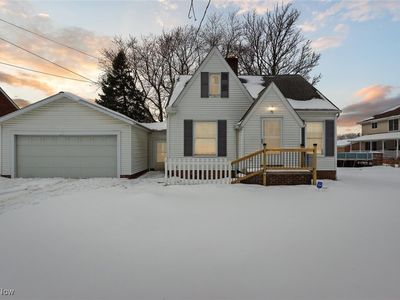 7244 Ridge Rd, Parma, OH, 44129
