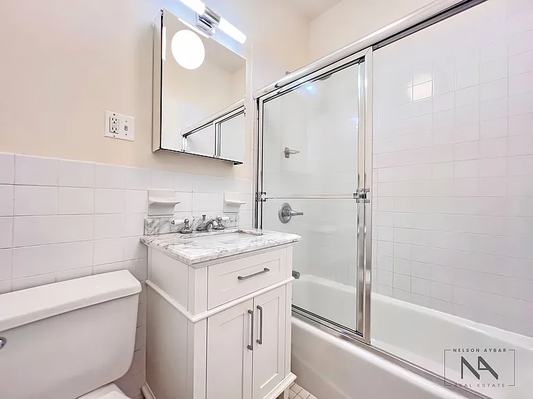 695 Union St #1R — Photo 5