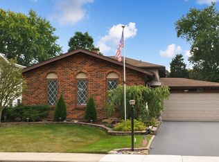 727 W Sable Dr, Addison, IL 60101