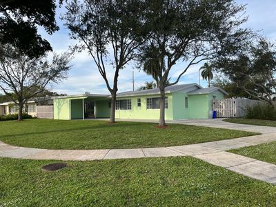 900 Eucalyptus Road, North Palm Beach, FL, 33408