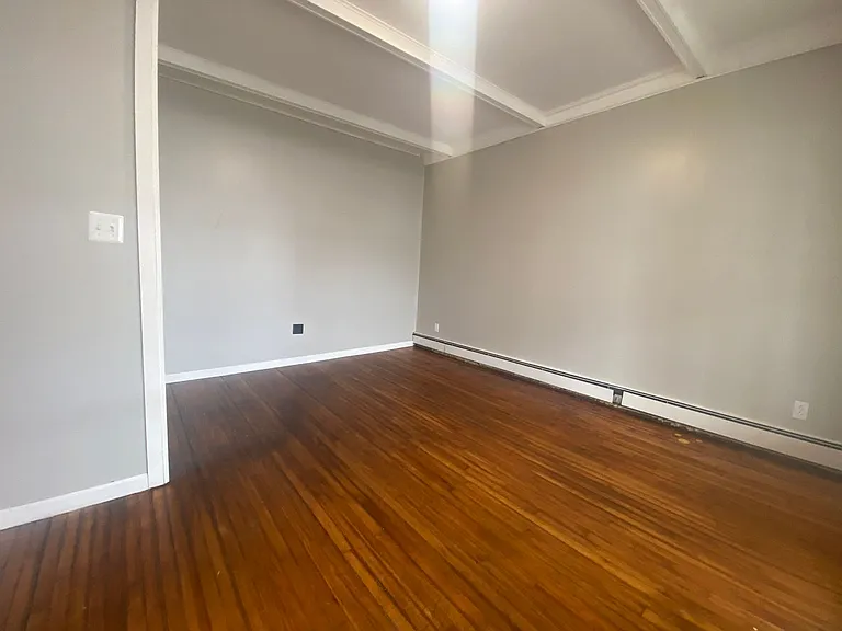 142 N Mechanic St — Photo 16
