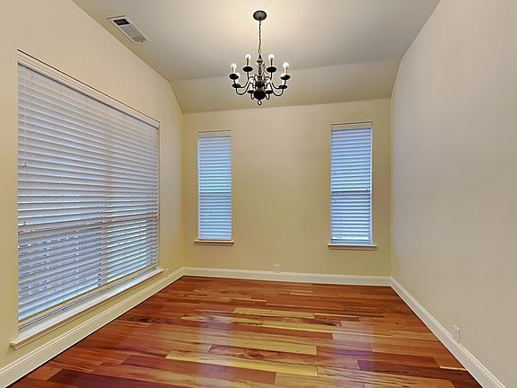 5th image of 505 Presidio Dr