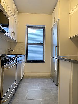 1st image of 338 E 92nd St APT 28