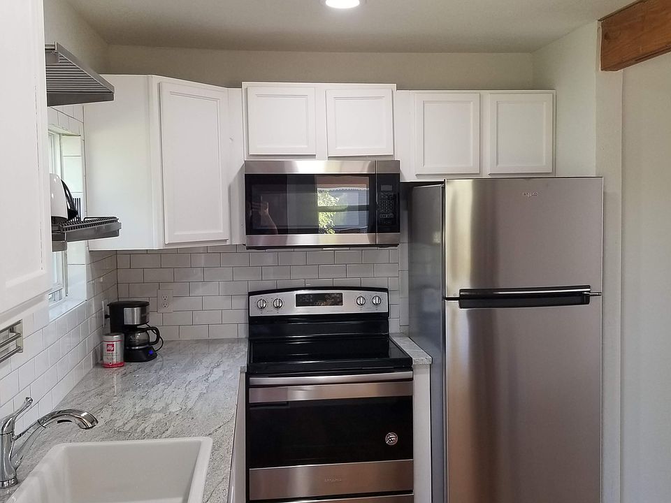 2nd image of 707 Mickan St