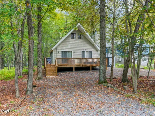 126 Oak Cir, Lake Ariel, PA 18436