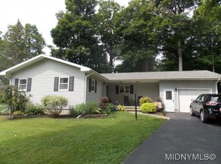 30 White St, Clark Mills, NY 13321