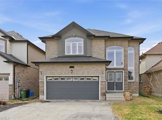 1334 Upper Paradise Rd, Hamilton, ON L9B0C3