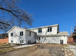 602 W 8th St, Morris, MN 56267