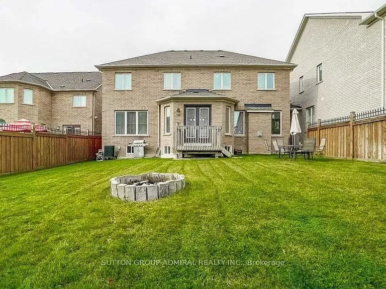15 Roderick Ct — Photo 23