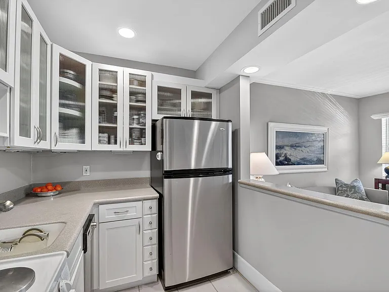 5505 N Ocean Blvd #13-204 — Photo 10