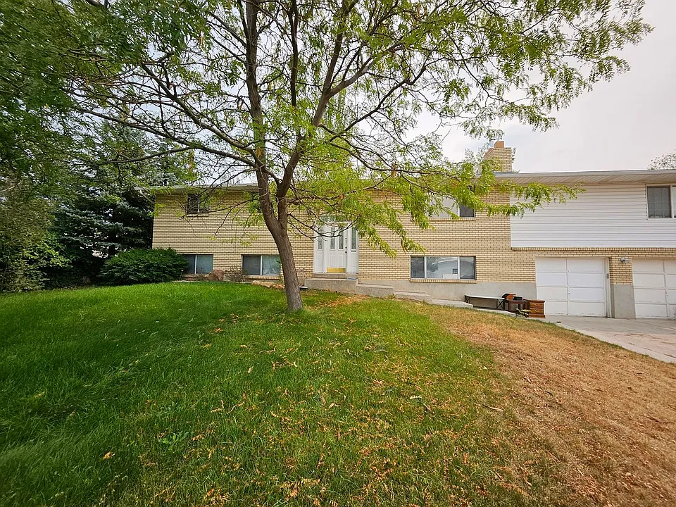 1474 N 375 W