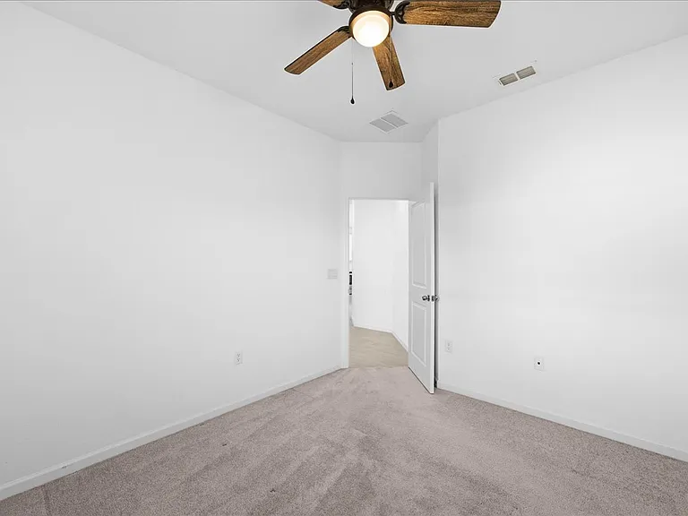 100 Lake Sinclair St — Photo 26