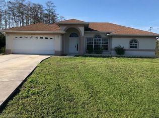 826 Hector Ln, Lehigh Acres, FL 33974