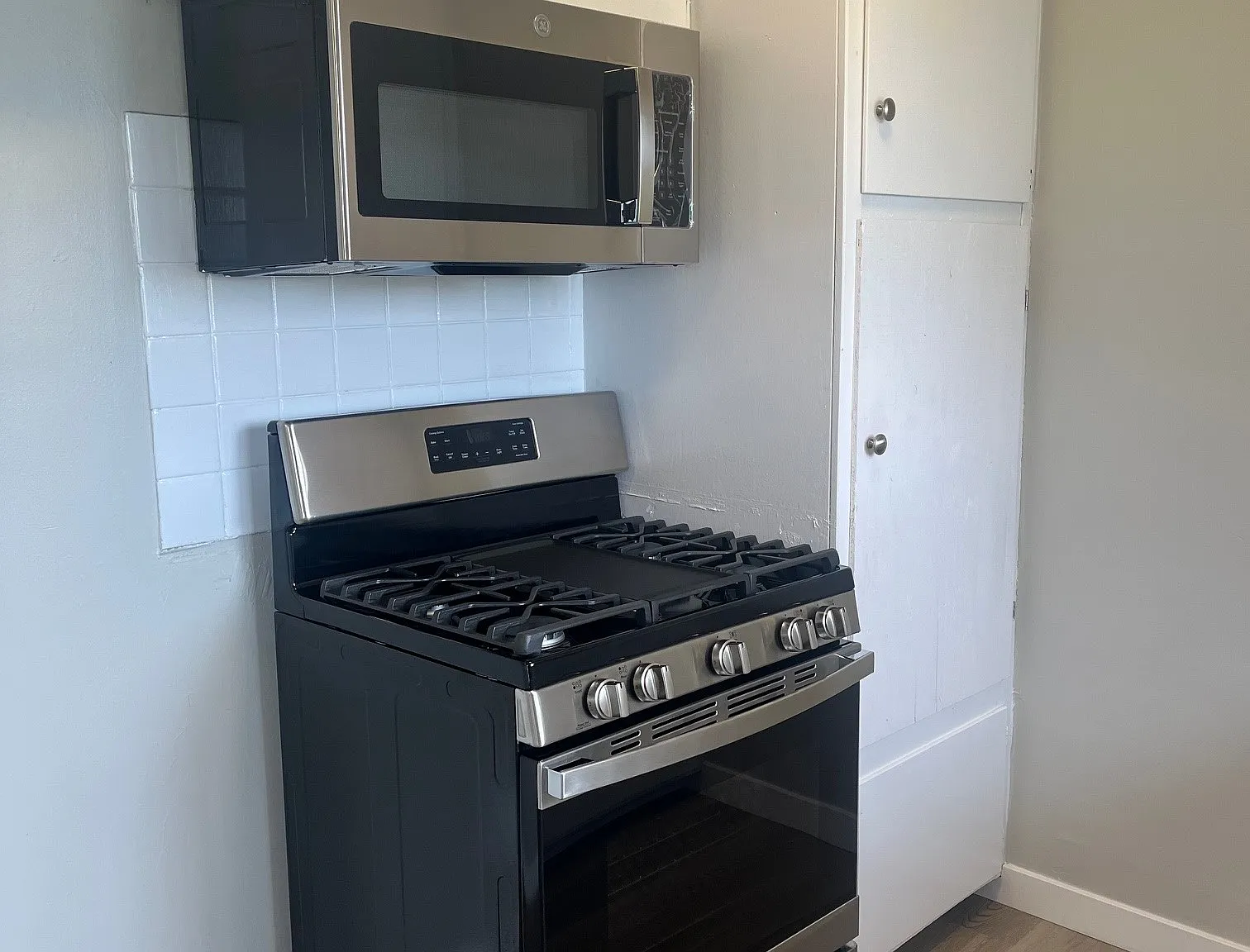 2 bed, 975 sqft, $2,400 — Photo 4