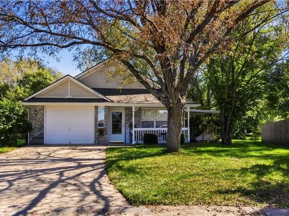 1113 SW Blue Branch Dr, Grain Valley, MO 64029