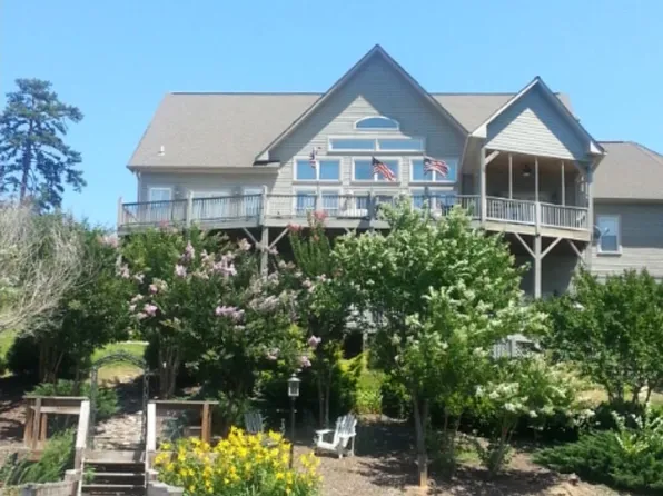 2225 Mallard Cove Dr, Nebo, NC 28761