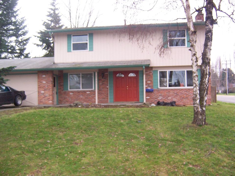 Corner lot home in cul de sac