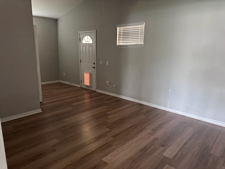 908 Silver Ridge Way — Photo 6