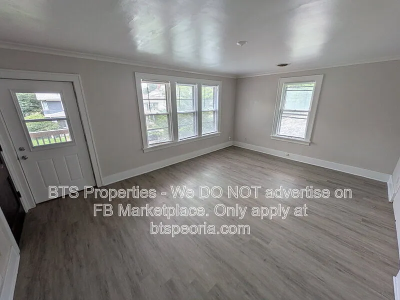 1532 W Barker Ave
