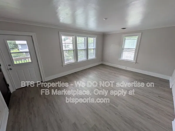 1532 W Barker Ave, Peoria, IL 61606