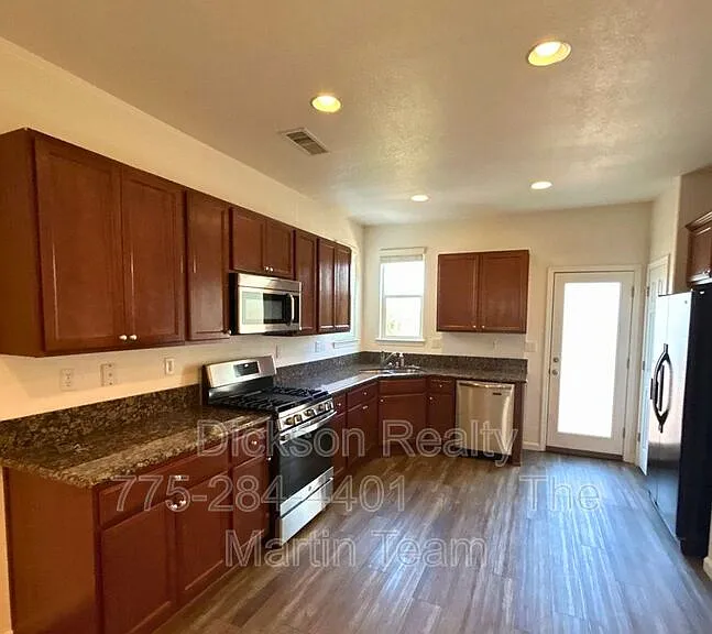 5900 Promontory Dr — Photo 4