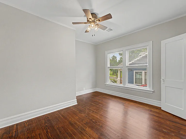 1308 W Easton St — Photo 20