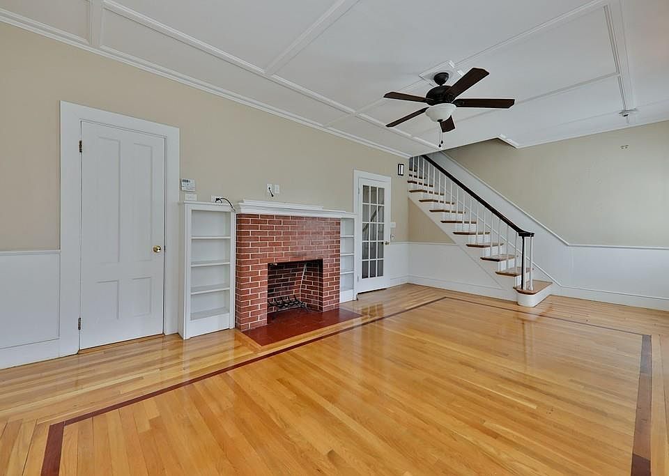 1st image of 11 Shaw Ct #11