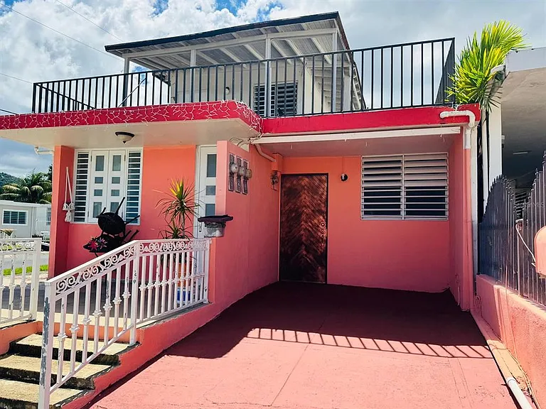 URB. VILLA LAS MERCEDES Calle 2 #c-1 — Photo 1