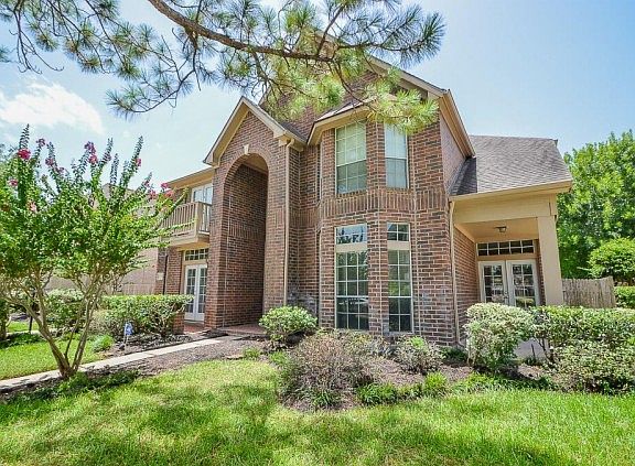 5th image of 2715 Lakeside Village Dr