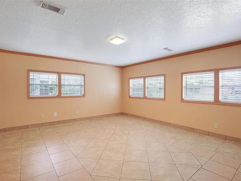 6923 Leader St — Photo 15