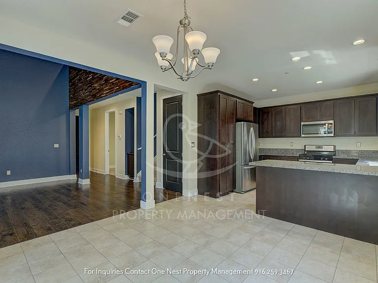 310 Clover Meadows Cir — Photo 8