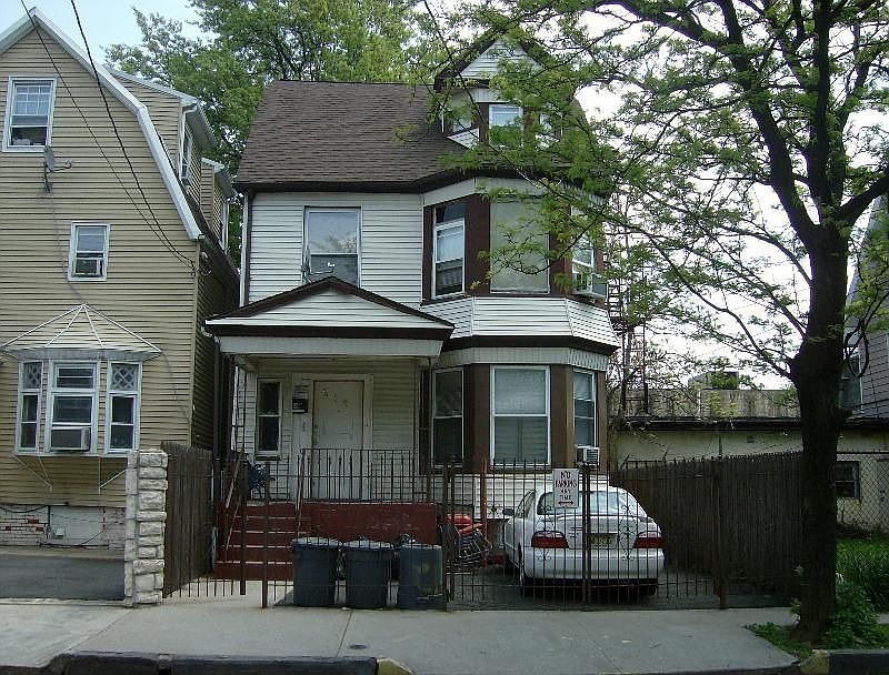 1st image of 212 Lincoln Ave