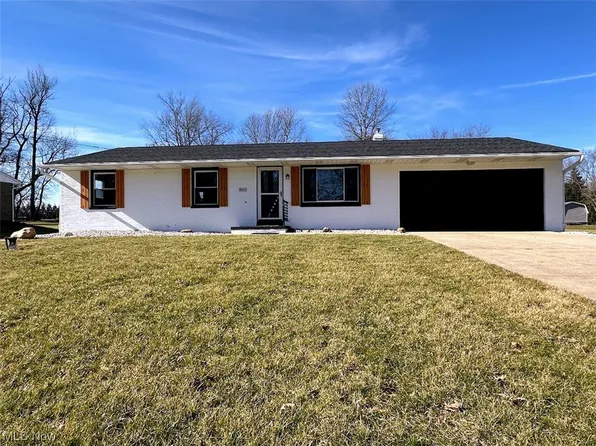 8543 Elmfield Ave NW, Canal Fulton, OH 44614