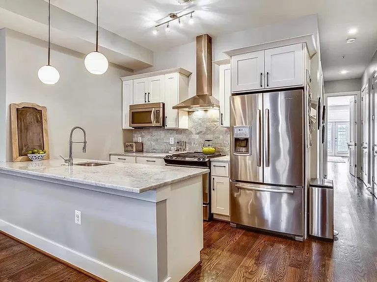 730 Girard St NW #1 — Photo 6