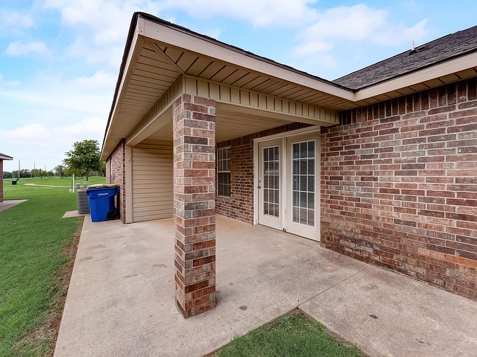 Water's Edge Duplexes 2025 E Lone Wolf Ave Stillwater OK Zillow