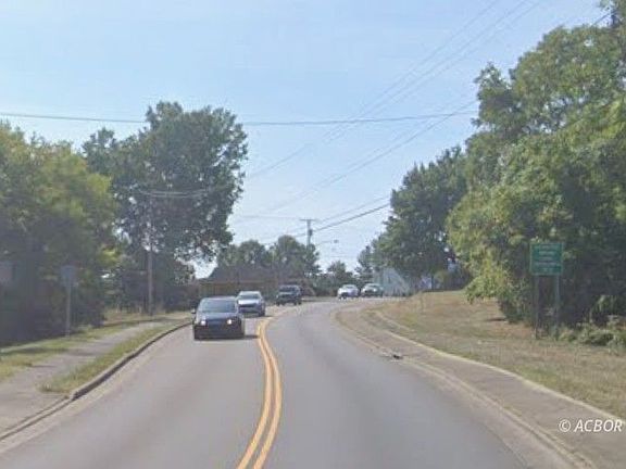 4th image of 15 Garfield Ave