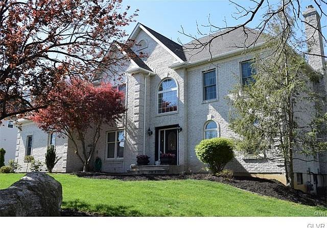 1st image of 3395 Beaufort Dr
