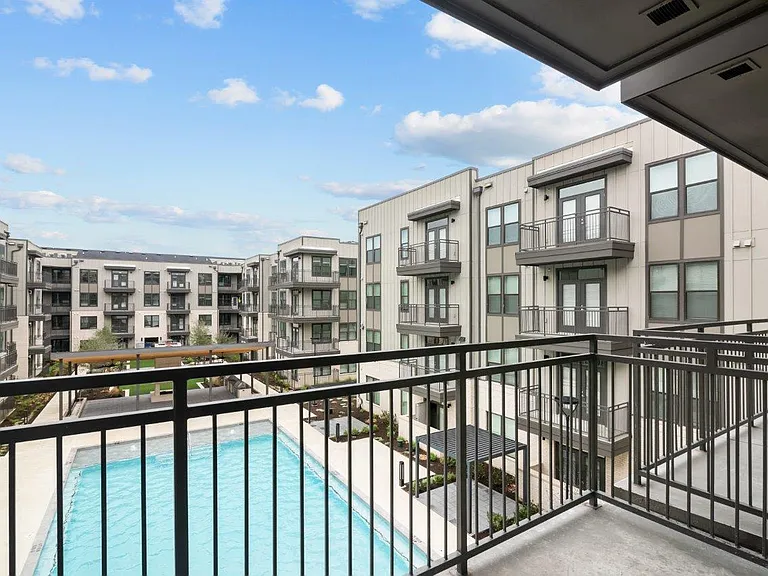 Lenox Katy Crossing — Photo 27