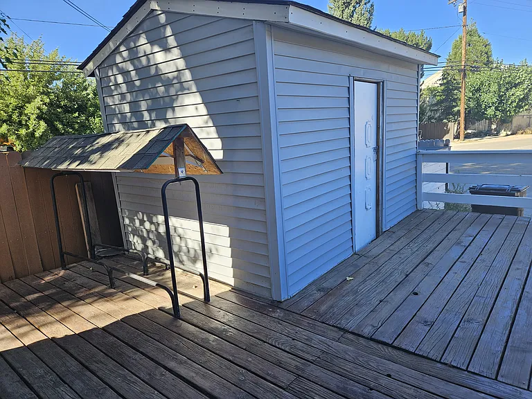 738 Kiener Dr #B — Photo 12