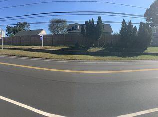 5 Shore Dr, Stonington, CT 06378