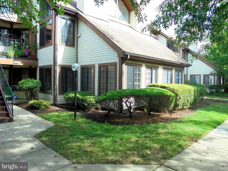 1st image of 6043D Curtier Dr #6043D