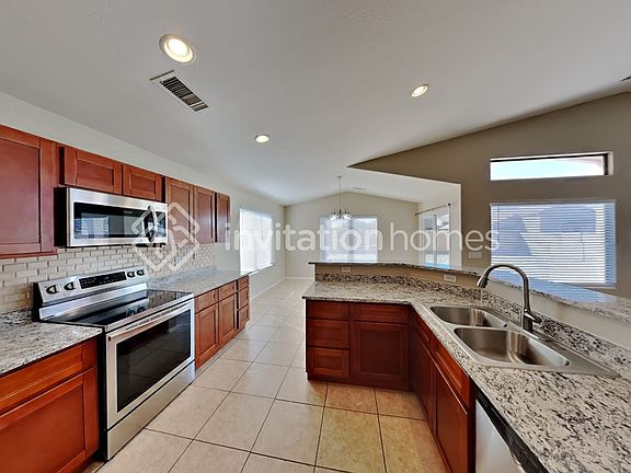 5th image of 8513 W Chickasaw St