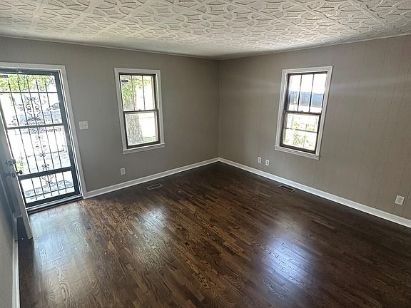 2nd image of 1010 Dorothy St